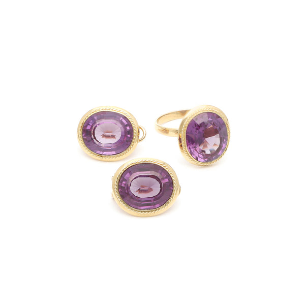 Juego de anillo y aretes diseño especial con alejandrina en oro amarillo 14 kilates.