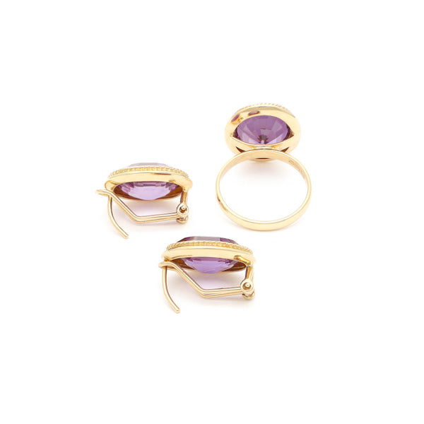 Juego de anillo y aretes diseño especial con alejandrina en oro amarillo 14 kilates.