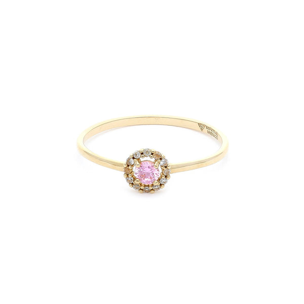 Anillo diseño especial con sintéticos en oro amarillo 14 kilates.