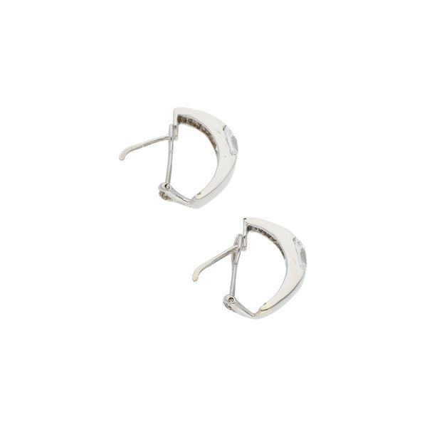 Aretes estilizados con sintético en oro blanco 12 kilates.