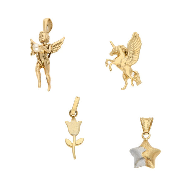 Cuatro dijes diseño especial motivo figuras diversas uno con perla en oro amarillo 14 kilates.