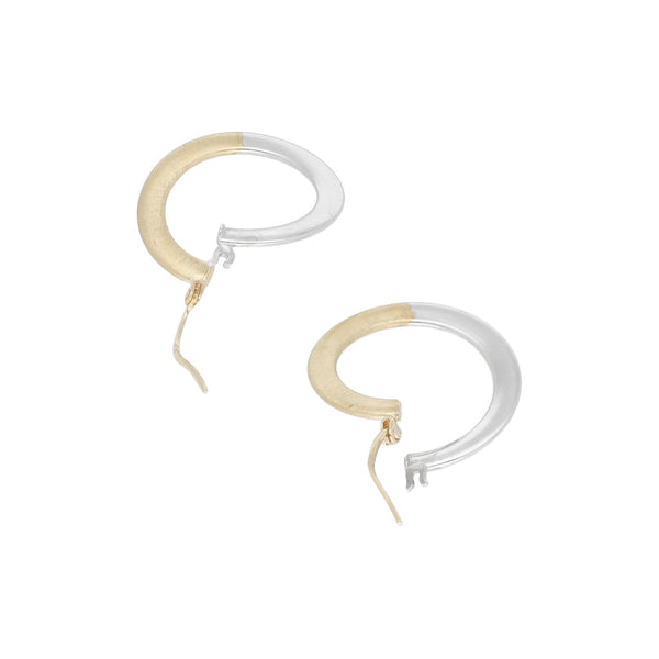 Arracadas diseño especial en oro dos tonos 14 kilates.