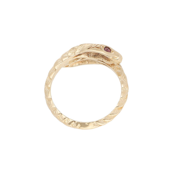 Anillo labrado motivo serpiente con sintéticos en oro amarillo 14 kilates.