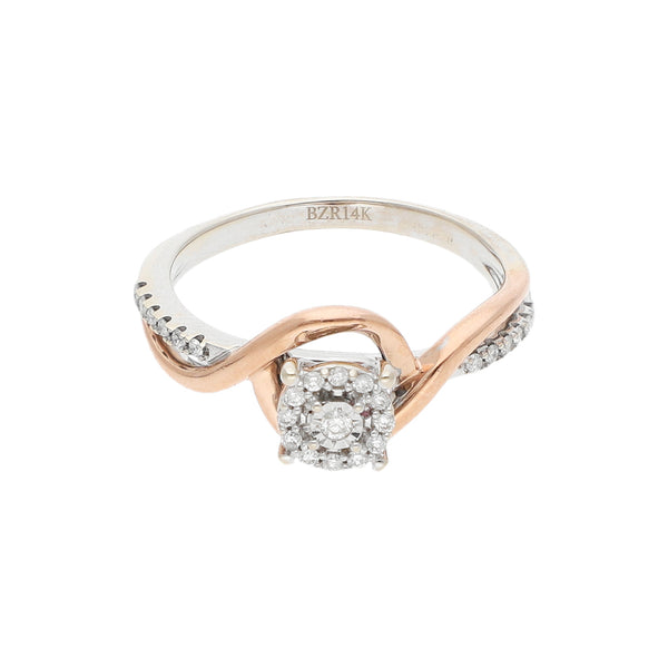 Anillo de compromiso con diamantes en oro dos tonos 14 kilates.
