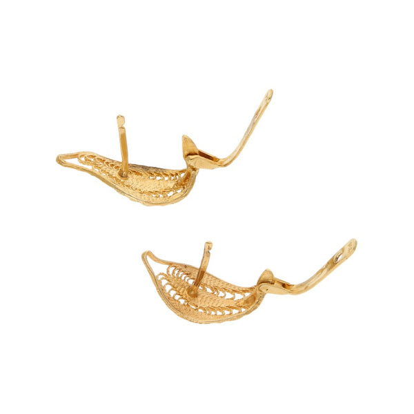 Aretes calados motivo hoja en oro amarillo 14 kilates.