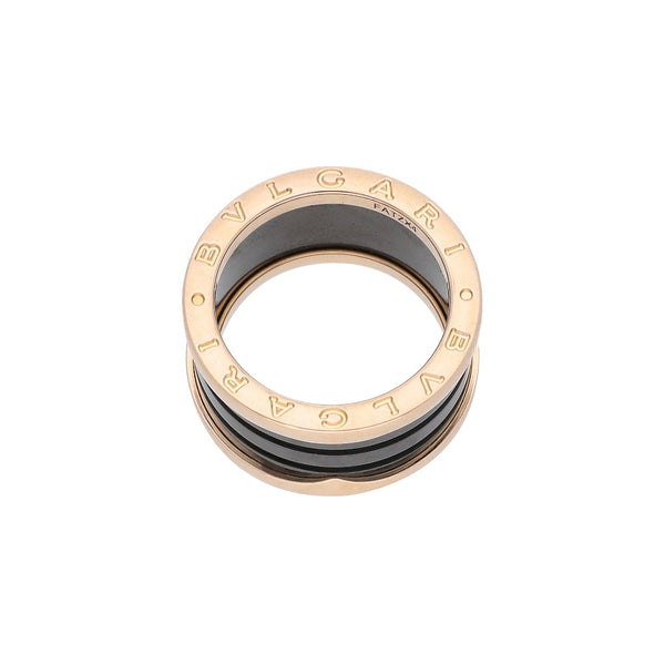 Anillo diseño especial con aplicación de cerámica firma Bvlgari en oro rosa 18 kilates.
