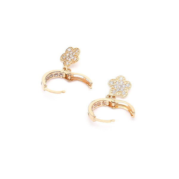 Arracada articulada con sintéticos y colgante motivo flor en oro amarillo 14 kilates.