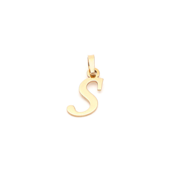 Dije liso motivo letra S en oro amarillo 14 kilates.