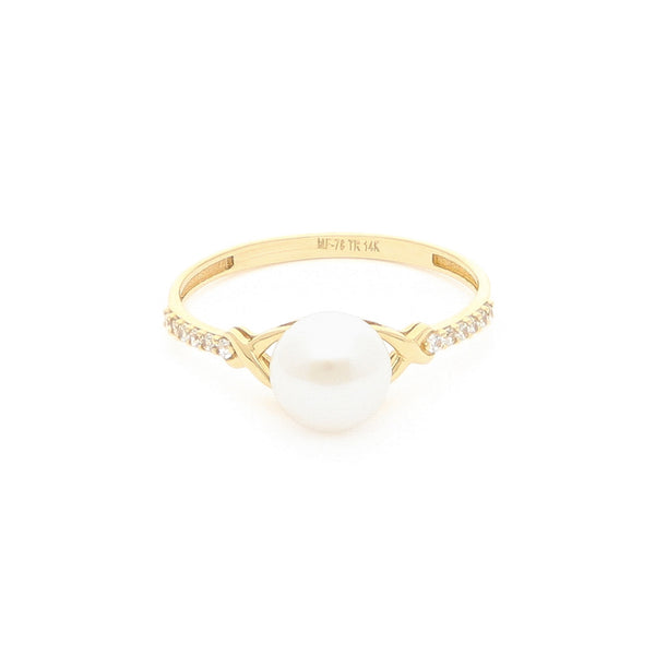 Anillo diseño especial con perlas y circonias en oro amarillo 14 kilates.