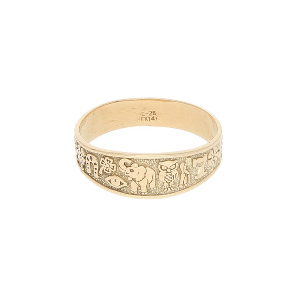 Anillo labrado motivos de la suerte en oro amarillo 14 kilates.