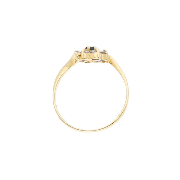 Anillo diseño especial con sintéticos en oro amarillo 14 kilates.