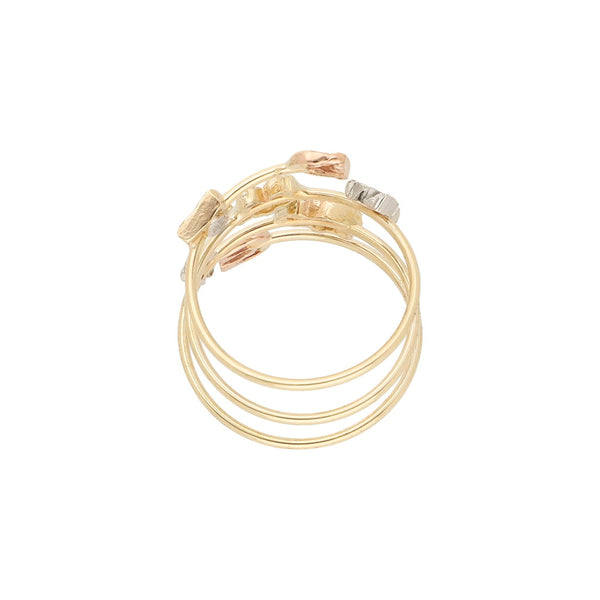 Anillo diseño especial motivo figuras diferentes en oro tres tonos 14 kilates.