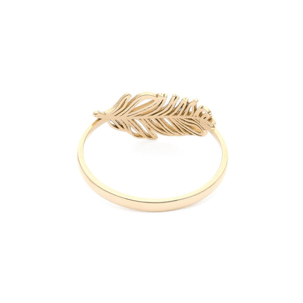 Anillo calado motivo hoja en oro amarillo 14 kilates.