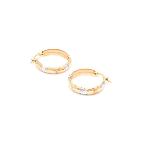 Arracadas facetadas en oro amarillo 14 kilates.