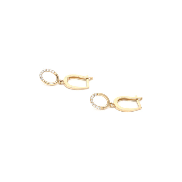 Arracadas diseño especial con colgantes y circonias en oro amarillo 14 kilates.