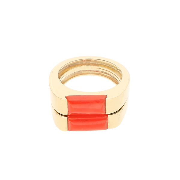 Anillo diseño especial con coral en oro amarillo 14 kilates.