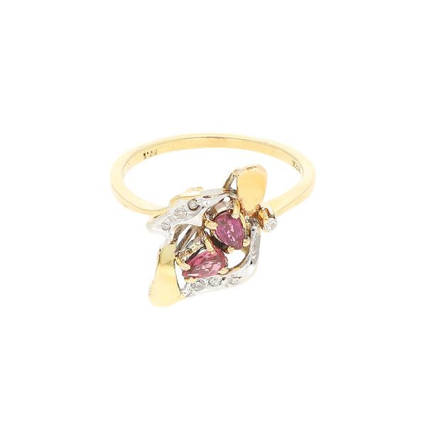 Anillo diseño especial con diamantes y rubíes en oro amarillo 14 kilates.