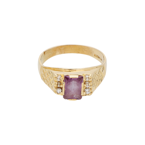 Anillo diseño especial con sintéticos en oro amarillo 14 kilates.