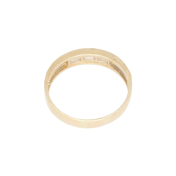 Anillo diseño especial con sintéticos en oro amarillo 14 kilates.