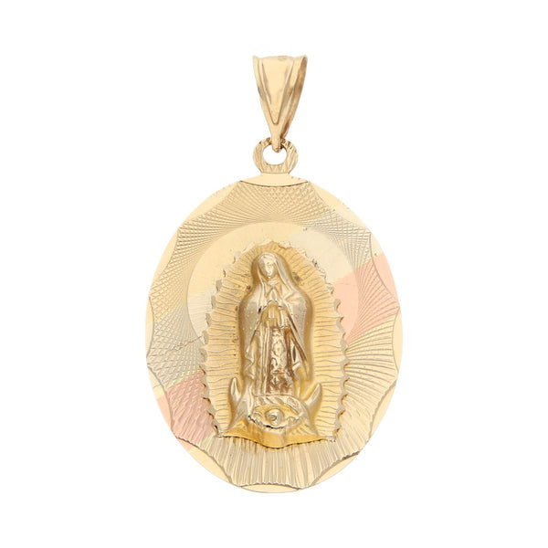Medalla labrada motivo Virgen de Guadalupe en oro tres tonos 14 kilates.