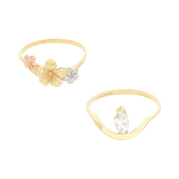 Dos anillos diseño especial uno con circonia, uno motivo flores en oro tres tonos 14 kilates.