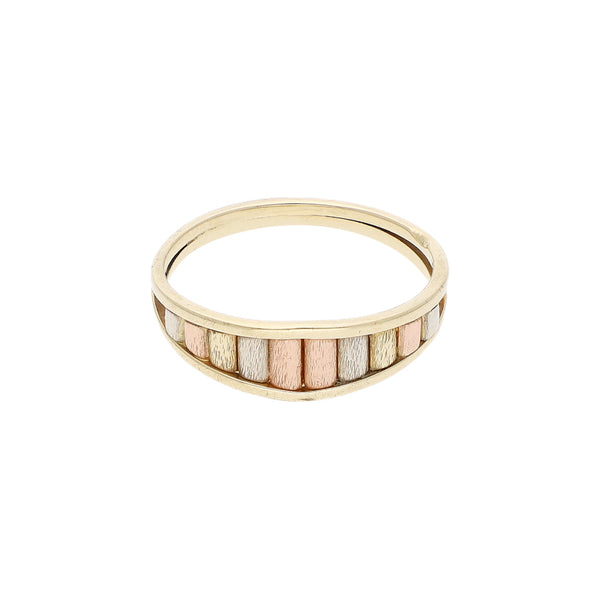Anillo diseño especial en oro tres tonos 14 kilates.