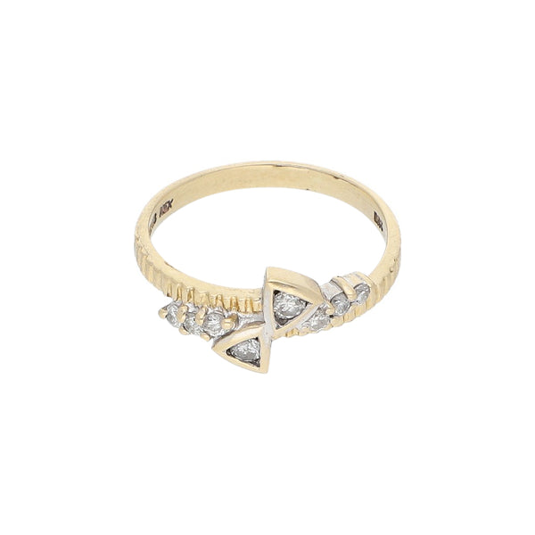 Anillo diseño especial con diamantes en oro amarillo 14 kilates.