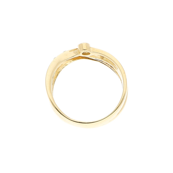 Anillo estilizado con sintéticos en oro amarillo 14 kilates.