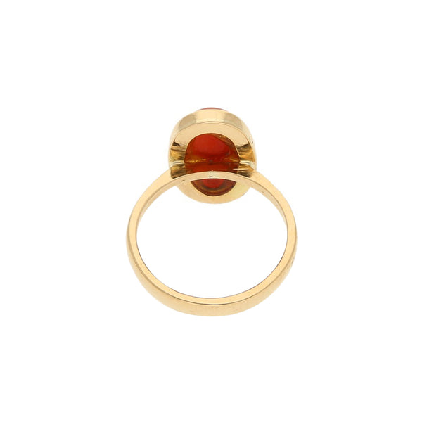 Anillo diseño especial con coral en oro amarillo 16 kilates.