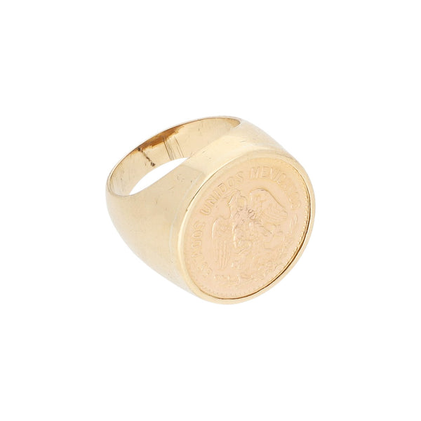 Anillo tipo sello con una moneda de cinco pesos de oro mexicano 21.6 kilates en oro amarillo 18 kilates.