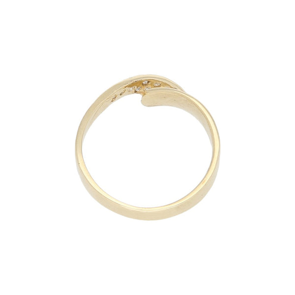 Anillo diseño especial con sintéticos en oro amarillo 14 kilates.