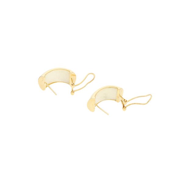 Juego de anillo y aretes estilizado con madre perla en oro amarillo 14 kilates.