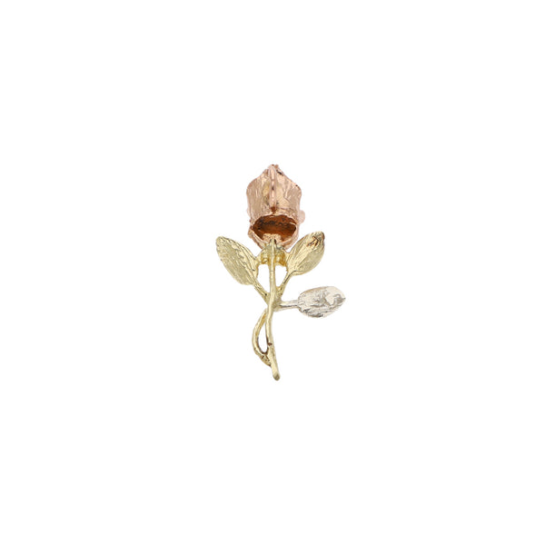 Dije diseño especial motivo rosa en oro tres tonos 14 kilates.