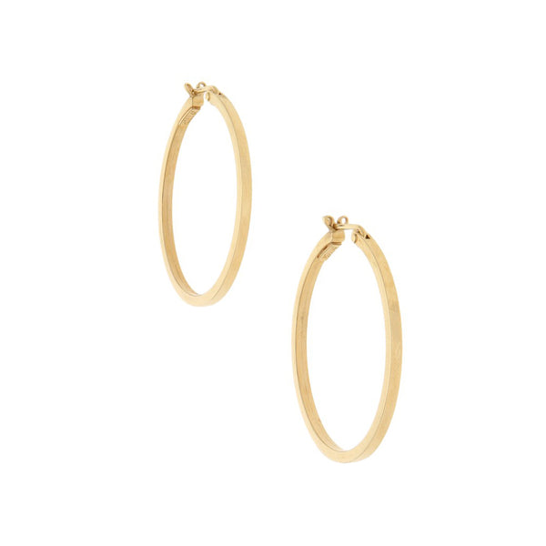 Arracadas huecas en oro amarillo 14 kilates.