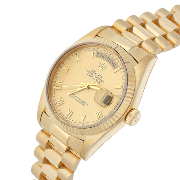 Reloj Rolex para caballero modelo Oyster Perpetual Day-Date en oro amarillo 18 kilates.