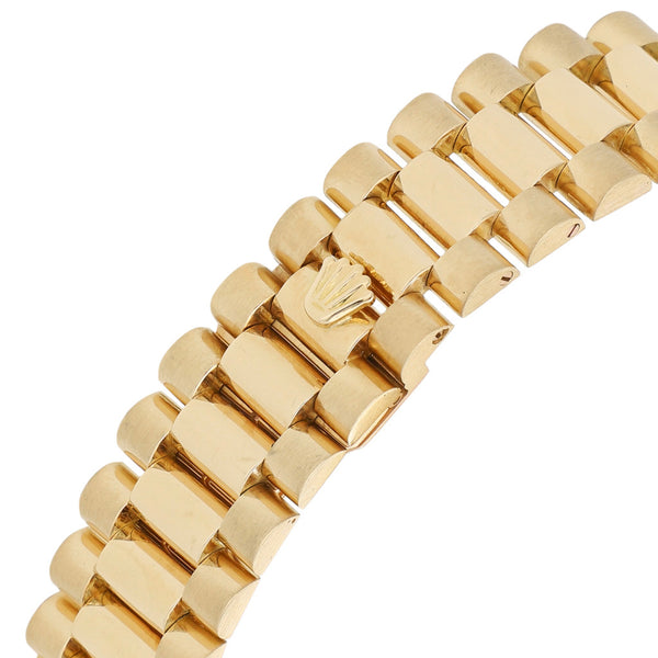Reloj Rolex para caballero modelo Oyster Perpetual Day-Date en oro amarillo 18 kilates.