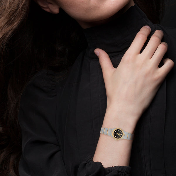 Reloj Omega para dama modelo Constellation vistas en oro rosa 18 kilates.