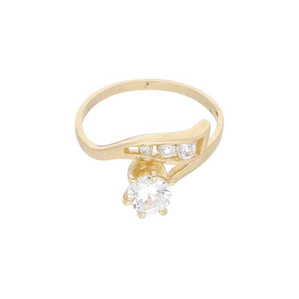 Anillo diseño especial con sintéticos en oro amarillo 14 kilates.
