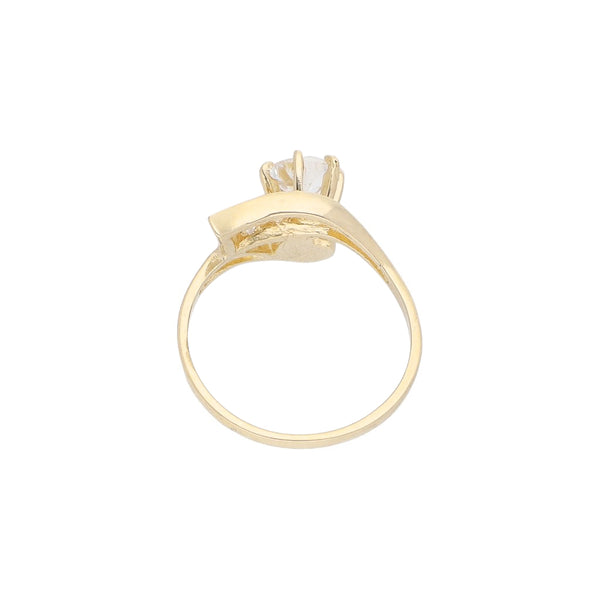 Anillo diseño especial con sintéticos en oro amarillo 14 kilates.