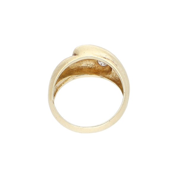 Anillo diseño especial con sintetico en oro amarillo 14 kilates.