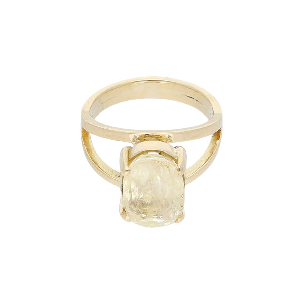 Anillo calado con cuarzo en oro amarillo 18 kilates.