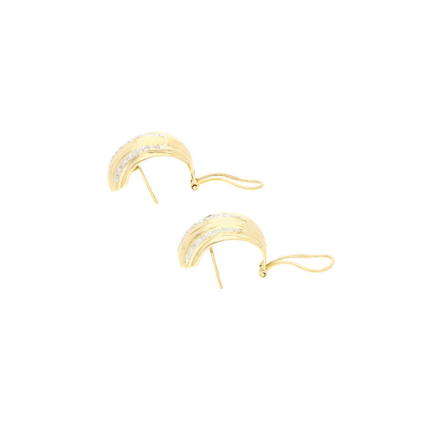 Aretes diseño especial con diamantes en oro amarillo 14 kilates.