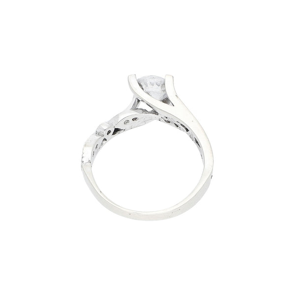 Anillo de compromiso con sintéticos en oro blanco 12 kilates.