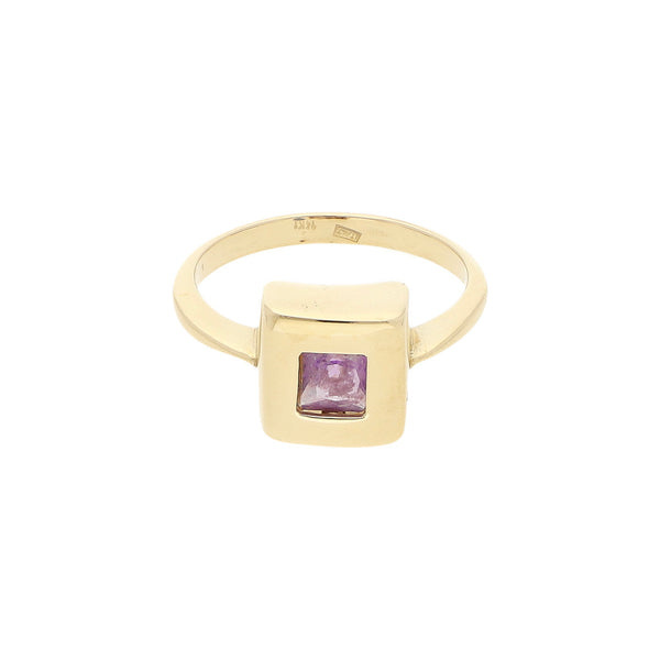Anillo diseño especial con sintético en oro amarillo 14 kilates.