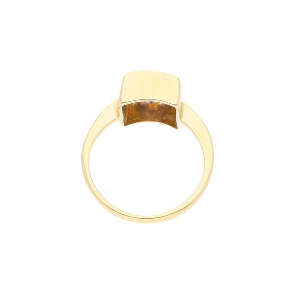 Anillo diseño especial con sintético en oro amarillo 14 kilates.