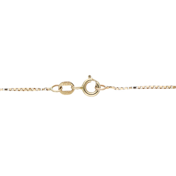 Pulsera eslabón cuadrado cruzado con aplicaciones y dije motivo ángel en oro tres tonos 14 kilates.