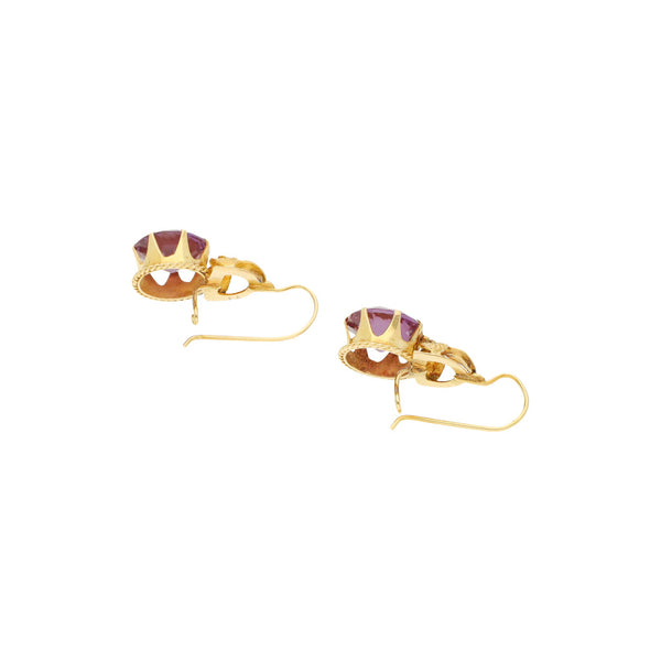 Aretes calados con amatistas en oro amarillo 14 kilates.