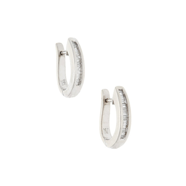 Arracadas articuladas con diamantes en oro blanco 14 kilates.