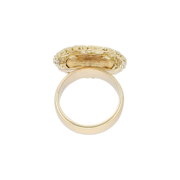 Anillo boleado con aplicación moneda de dos pesos oro mexicano 21.6 kilates en oro amarillo 14 kilates.