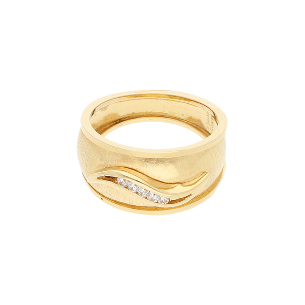 Anillo diseño especial con aplicación y sintéticos en oro amarillo 14 kilates.